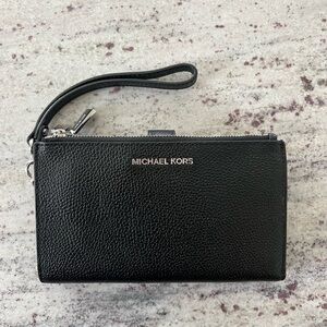 Michael Kors Wrislet/Wallet